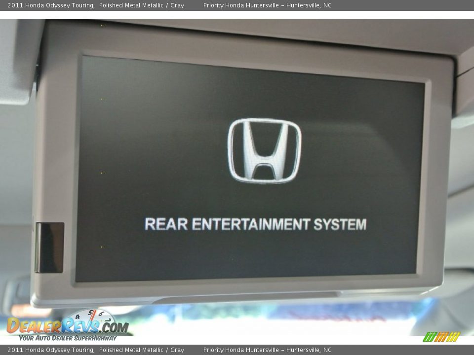 2011 Honda Odyssey Touring Polished Metal Metallic / Gray Photo #20