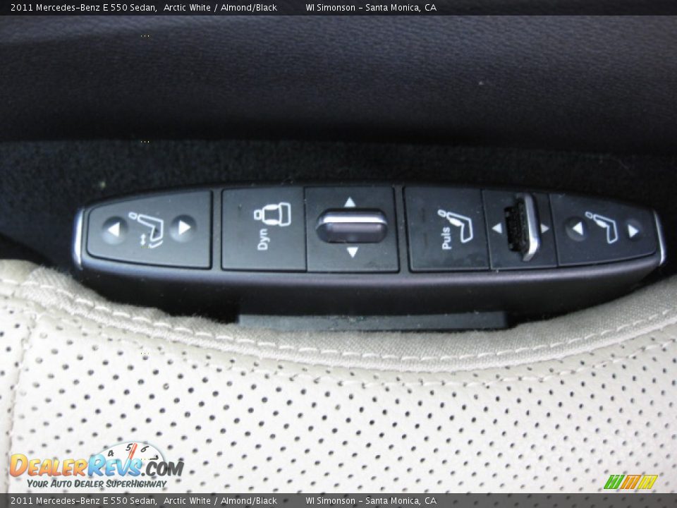 2011 Mercedes-Benz E 550 Sedan Arctic White / Almond/Black Photo #20