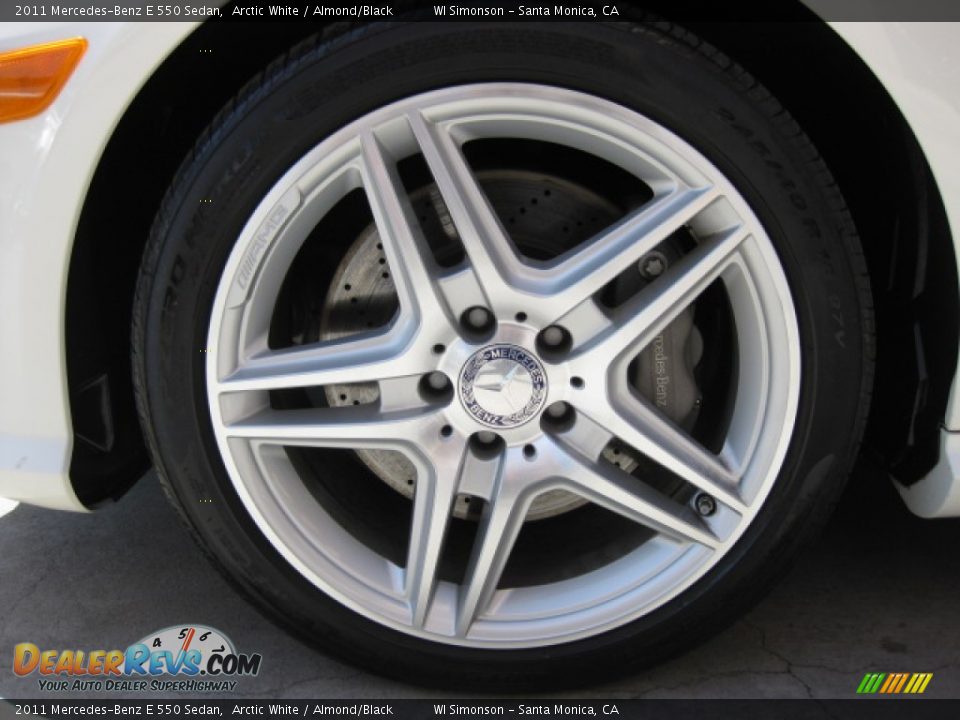 2011 Mercedes-Benz E 550 Sedan Arctic White / Almond/Black Photo #24