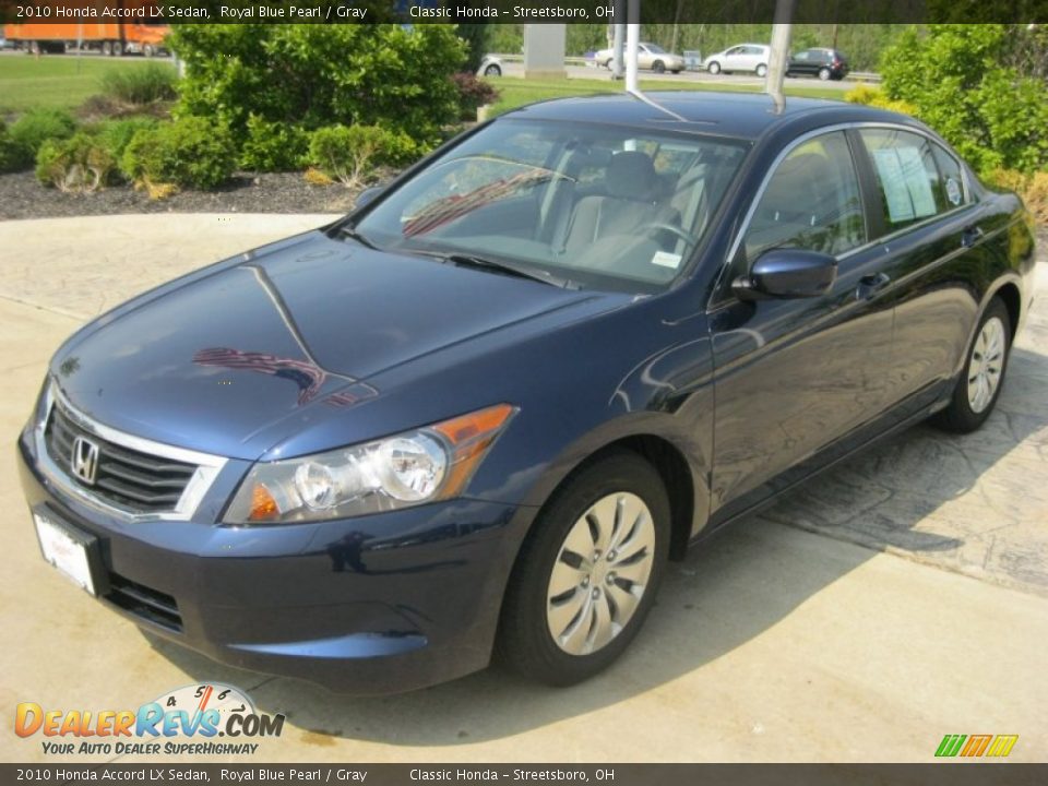 Front 3/4 View of 2010 Honda Accord LX Sedan Photo #1