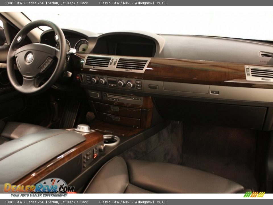 Dashboard of 2008 BMW 7 Series 750Li Sedan Photo #29