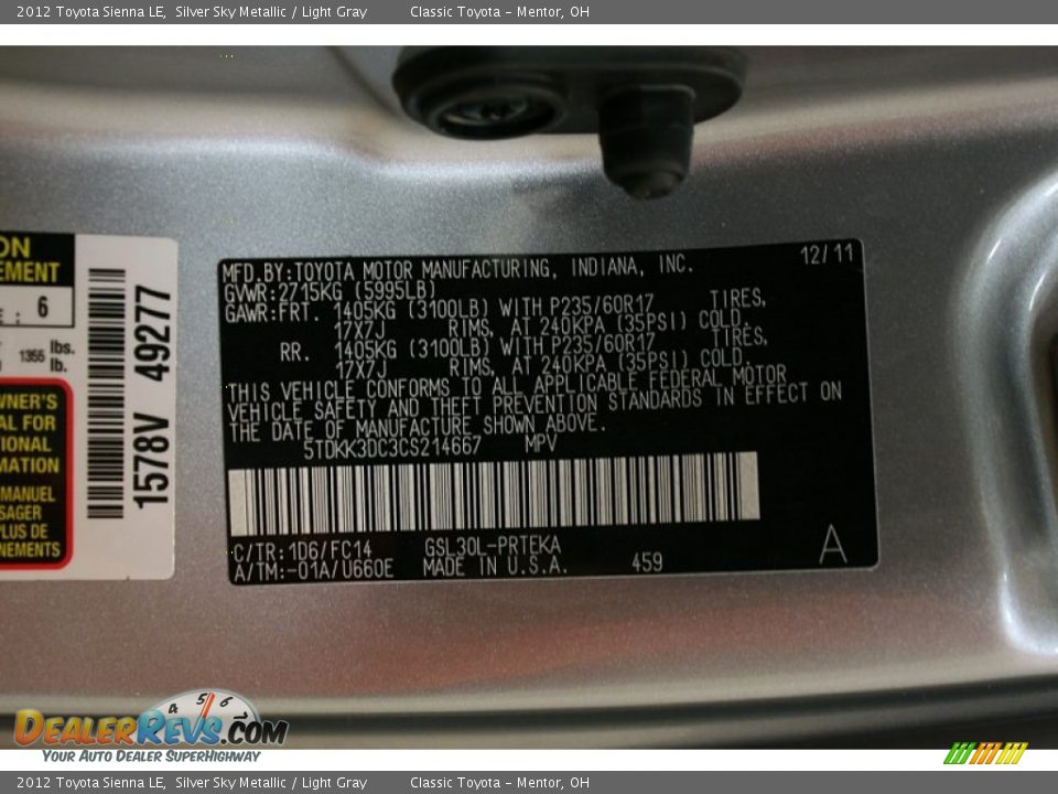 2012 Toyota Sienna LE Silver Sky Metallic / Light Gray Photo #18