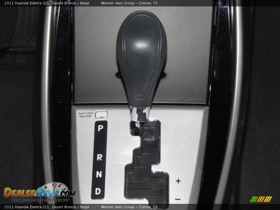 2011 Hyundai Elantra GLS Shifter Photo #18