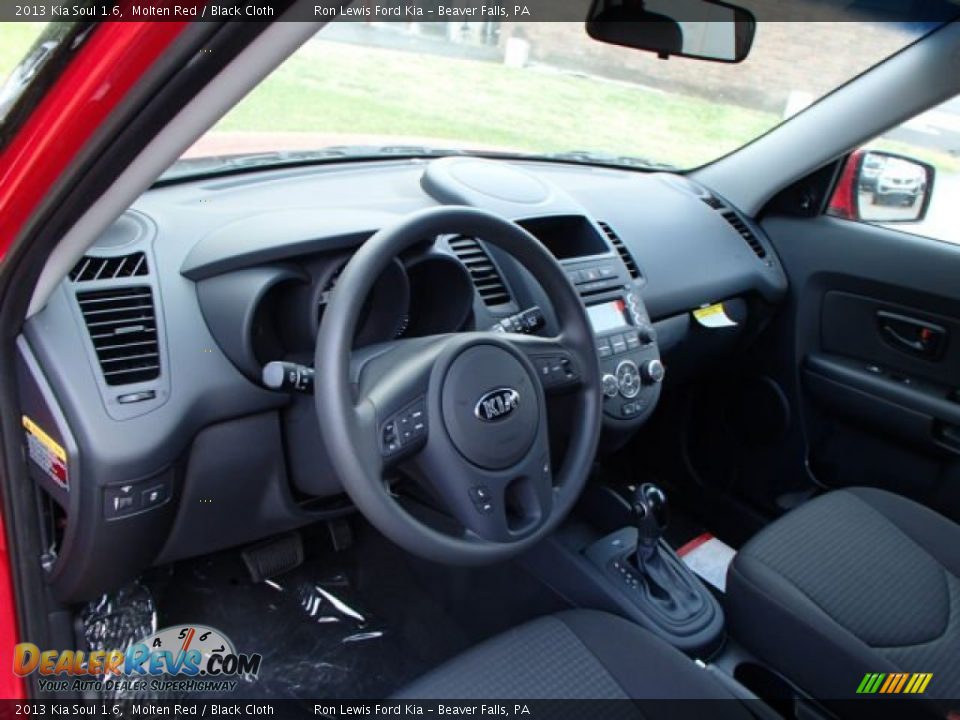 2013 Kia Soul 1.6 Molten Red / Black Cloth Photo #10