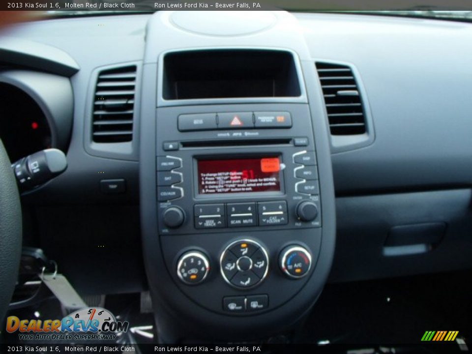 2013 Kia Soul 1.6 Molten Red / Black Cloth Photo #16