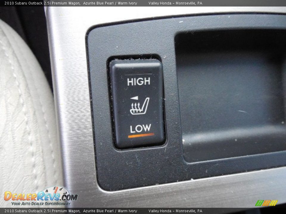 2010 Subaru Outback 2.5i Premium Wagon Azurite Blue Pearl / Warm Ivory Photo #13