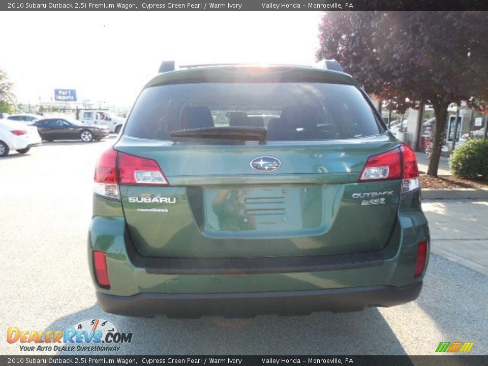 2010 Subaru Outback 2.5i Premium Wagon Cypress Green Pearl / Warm Ivory Photo #4