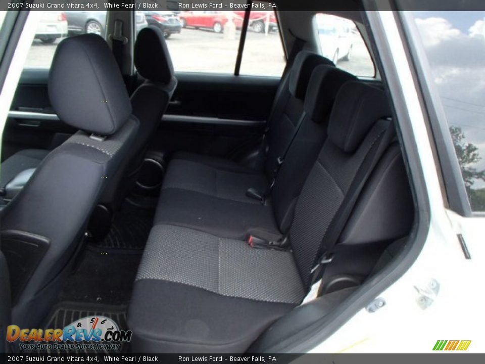 2007 Suzuki Grand Vitara 4x4 White Pearl / Black Photo #13