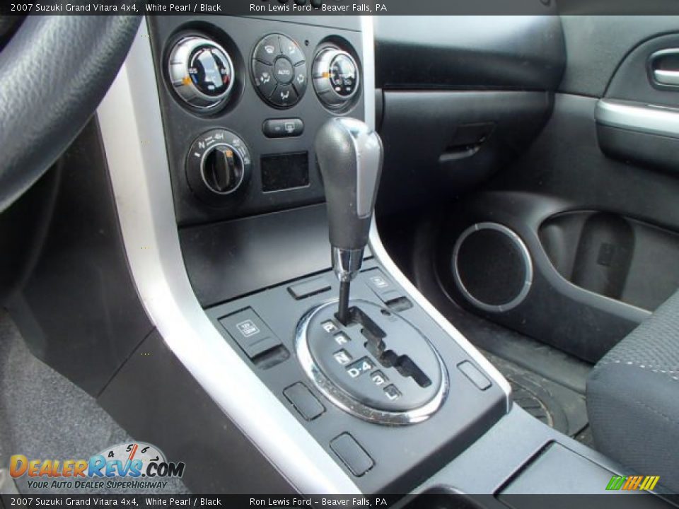 2007 Suzuki Grand Vitara 4x4 White Pearl / Black Photo #17