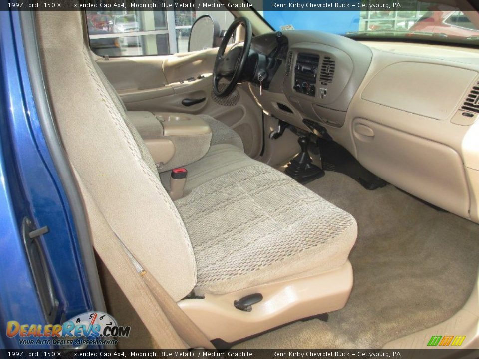 Medium Graphite Interior - 1997 Ford F150 XLT Extended Cab 4x4 Photo #7