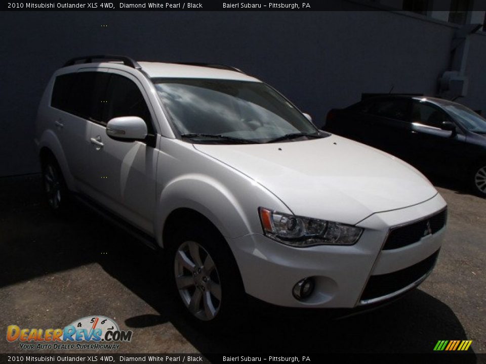 2010 Mitsubishi Outlander XLS 4WD Diamond White Pearl / Black Photo #1