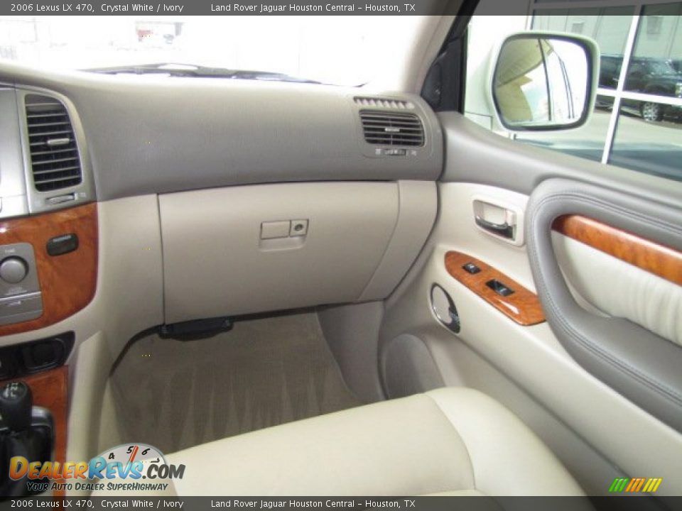 2006 Lexus LX 470 Crystal White / Ivory Photo #35