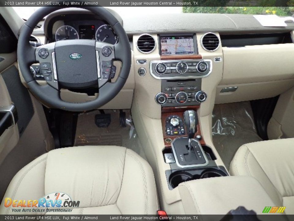 Dashboard of 2013 Land Rover LR4 HSE LUX Photo #3