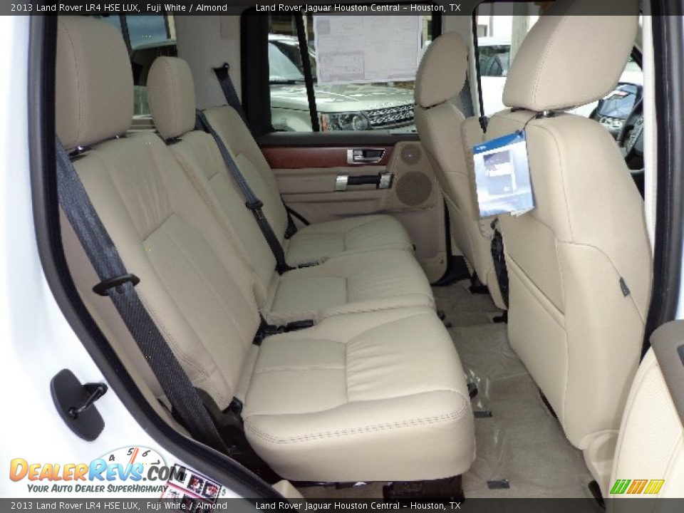 Rear Seat of 2013 Land Rover LR4 HSE LUX Photo #16
