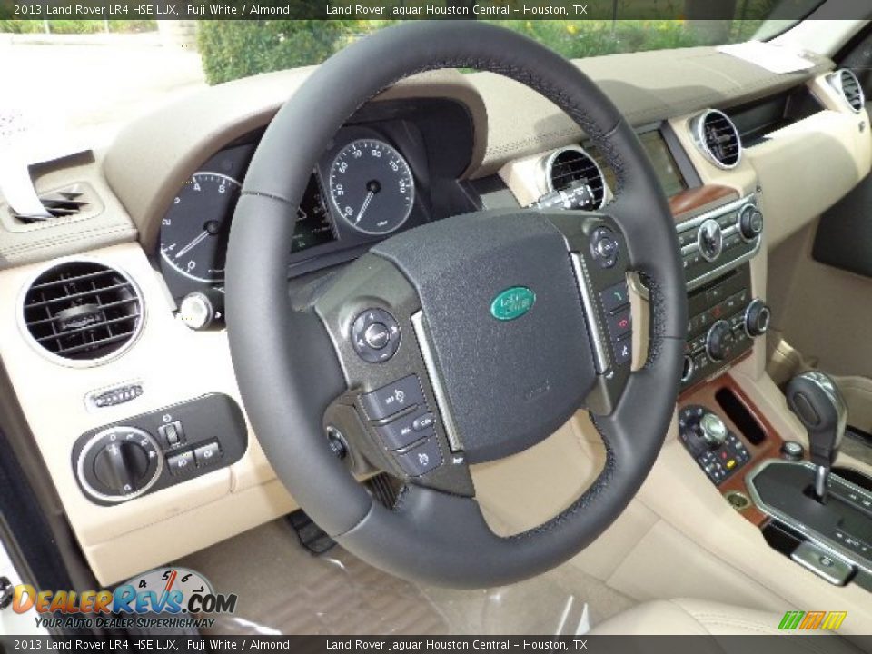 2013 Land Rover LR4 HSE LUX Steering Wheel Photo #19