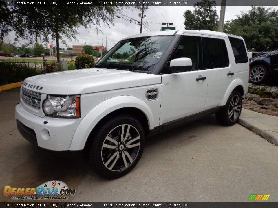 Front 3/4 View of 2013 Land Rover LR4 HSE LUX Photo #5