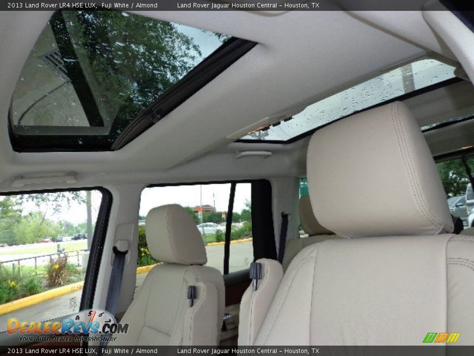 Sunroof of 2013 Land Rover LR4 HSE LUX Photo #16