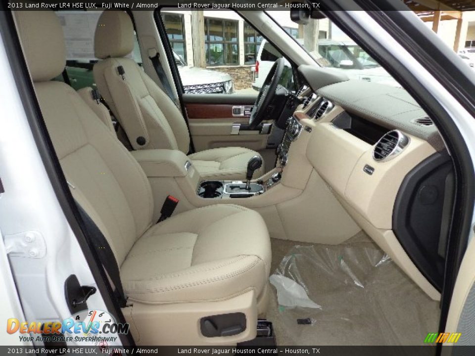Front Seat of 2013 Land Rover LR4 HSE LUX Photo #18