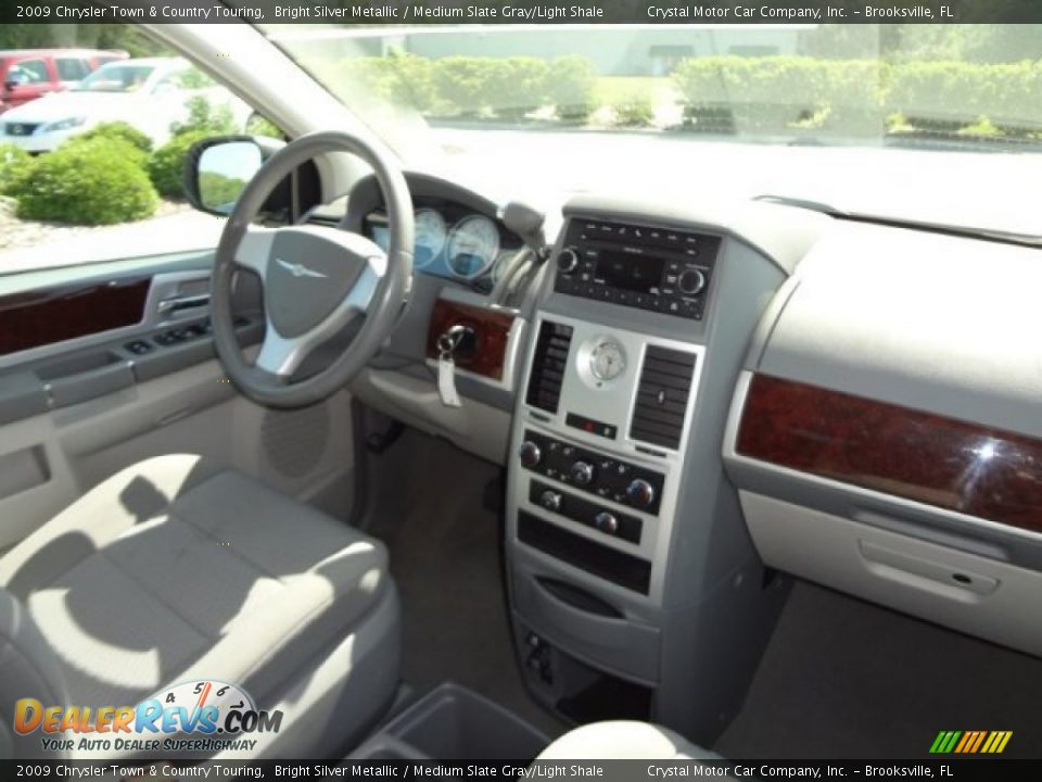 2009 Chrysler Town & Country Touring Bright Silver Metallic / Medium Slate Gray/Light Shale Photo #13