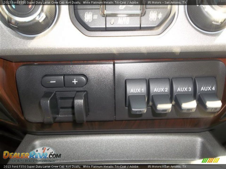 2013 Ford F350 Super Duty Lariat Crew Cab 4x4 Dually White Platinum Metallic Tri-Coat / Adobe Photo #29