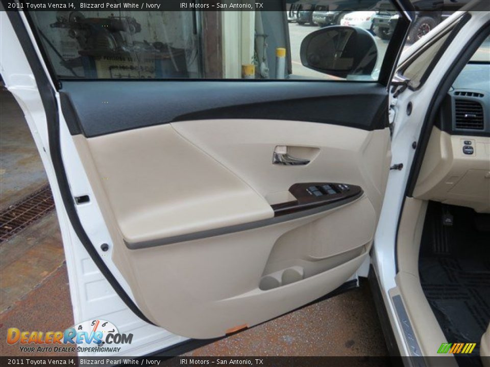 2011 Toyota Venza I4 Blizzard Pearl White / Ivory Photo #10