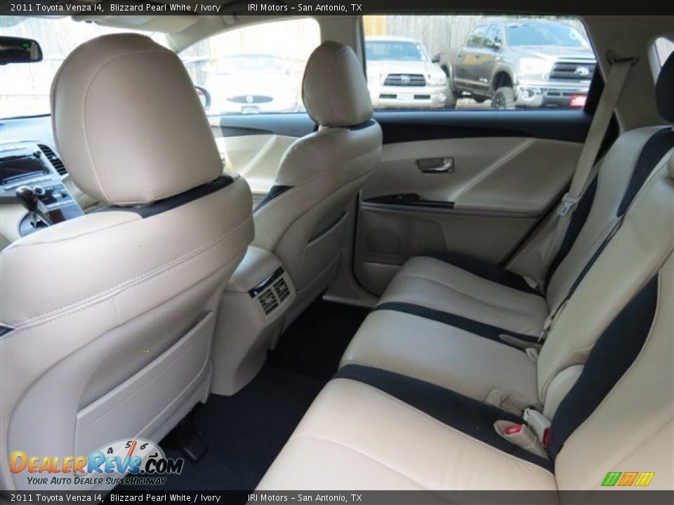 2011 Toyota Venza I4 Blizzard Pearl White / Ivory Photo #12