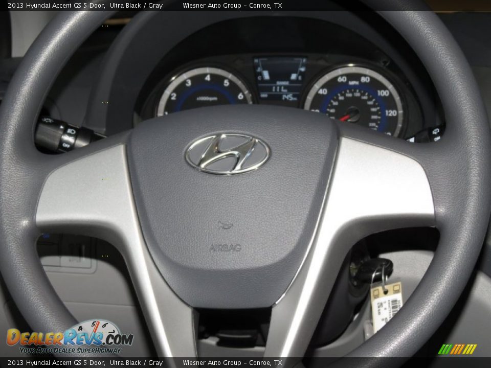 2013 Hyundai Accent GS 5 Door Ultra Black / Gray Photo #3