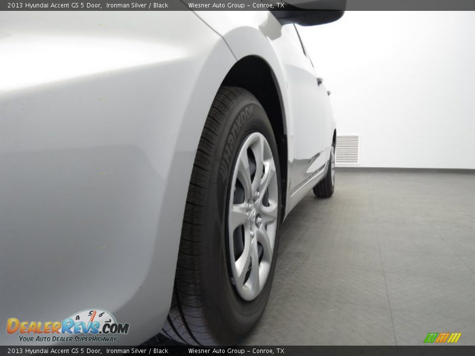 2013 Hyundai Accent GS 5 Door Ironman Silver / Black Photo #3