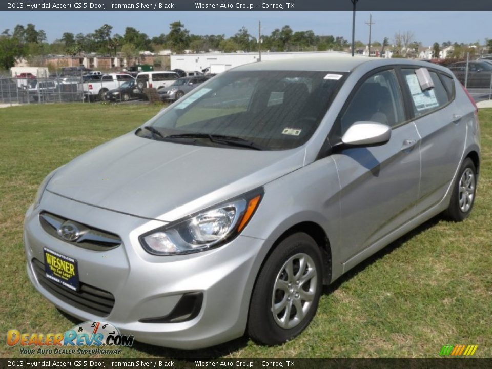 2013 Hyundai Accent GS 5 Door Ironman Silver / Black Photo #5