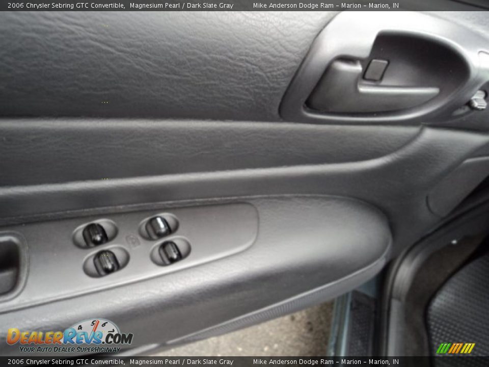 Controls of 2006 Chrysler Sebring GTC Convertible Photo #10
