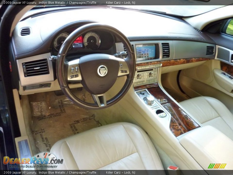 2009 Jaguar XF Luxury Indigo Blue Metallic / Champagne/Truffle Photo #15