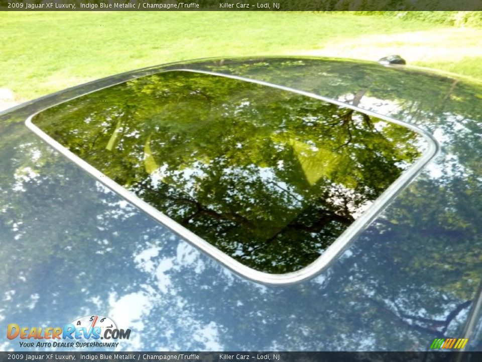 2009 Jaguar XF Luxury Indigo Blue Metallic / Champagne/Truffle Photo #32