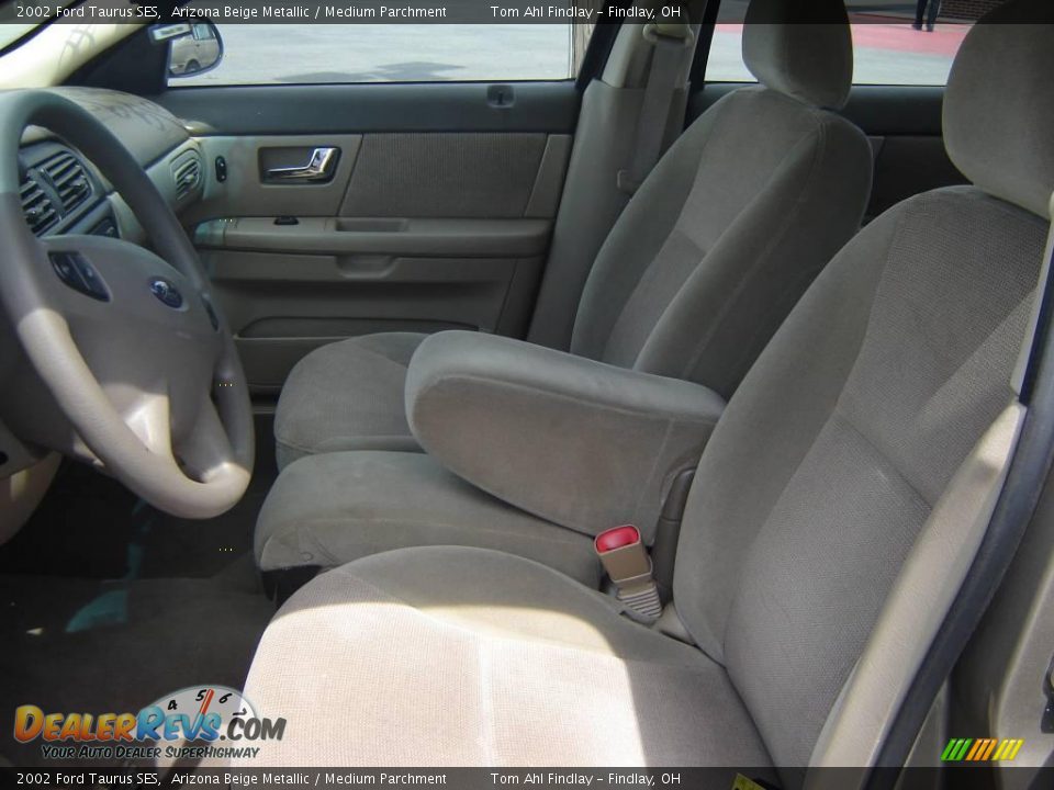 2002 Ford Taurus SES Arizona Beige Metallic / Medium Parchment Photo #9