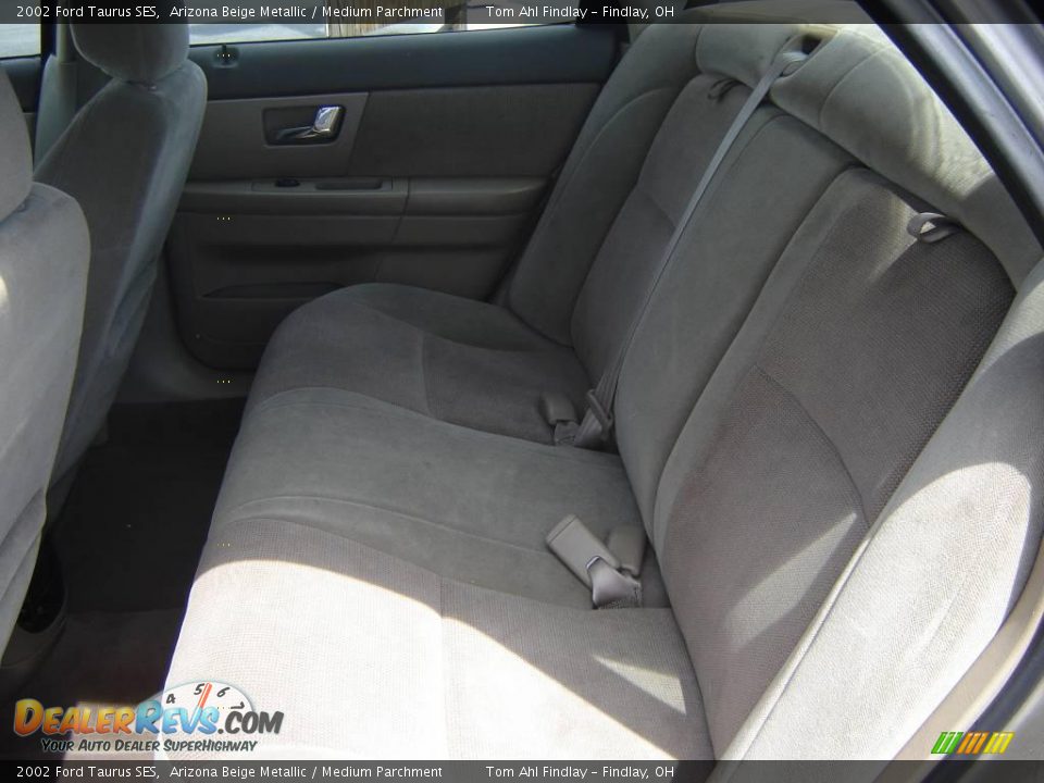 2002 Ford Taurus SES Arizona Beige Metallic / Medium Parchment Photo #10