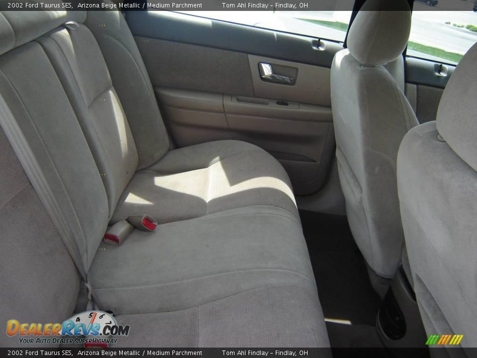 2002 Ford Taurus SES Arizona Beige Metallic / Medium Parchment Photo #11