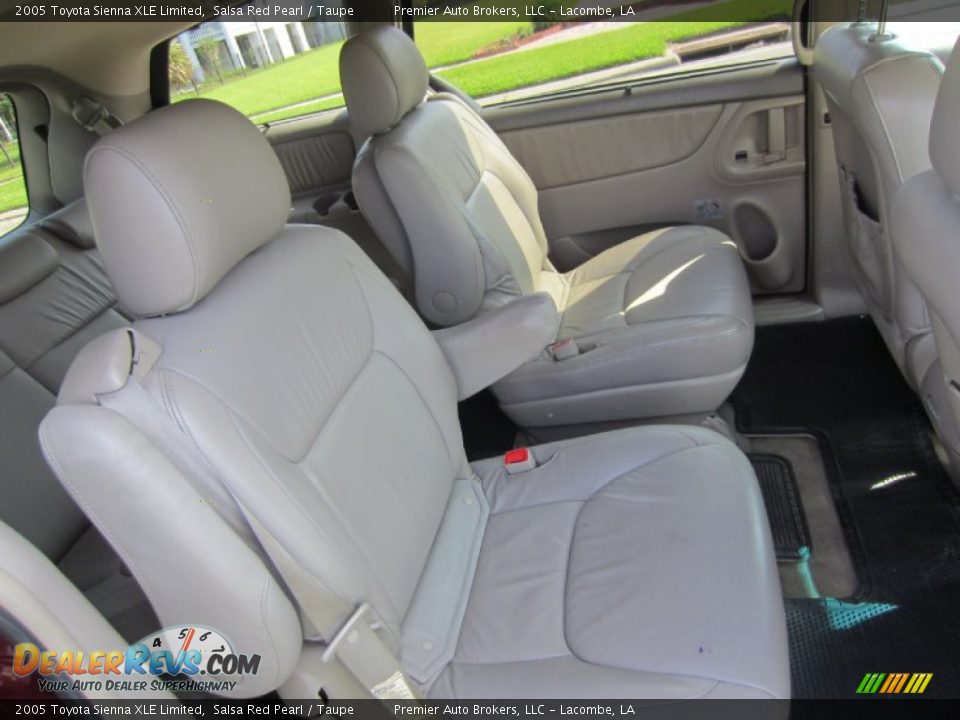 Rear Seat of 2005 Toyota Sienna XLE Limited Photo #19