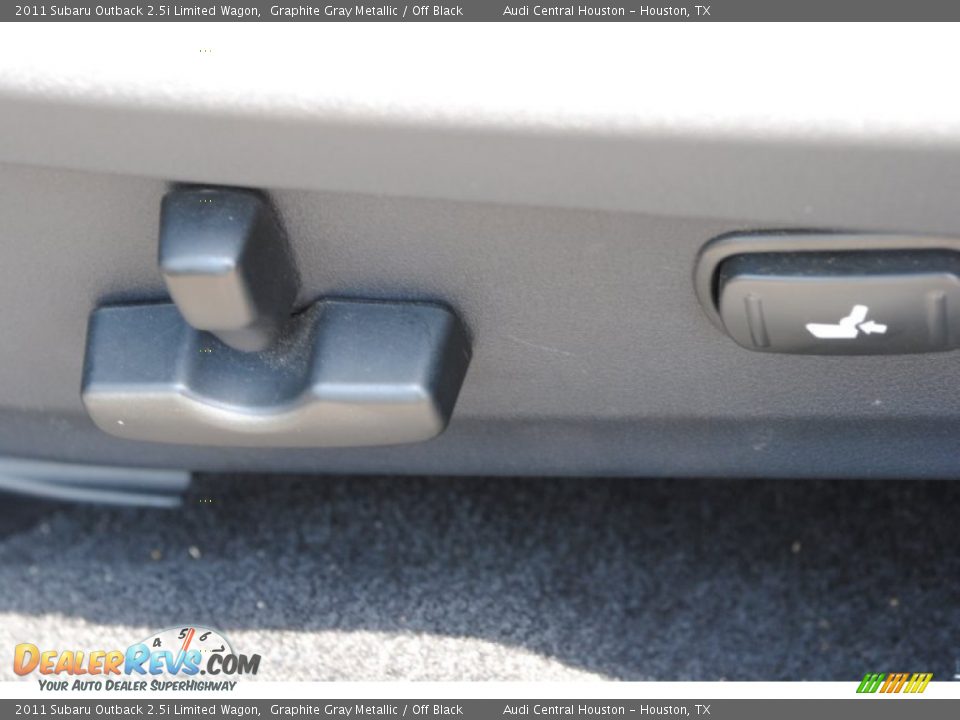 2011 Subaru Outback 2.5i Limited Wagon Graphite Gray Metallic / Off Black Photo #12