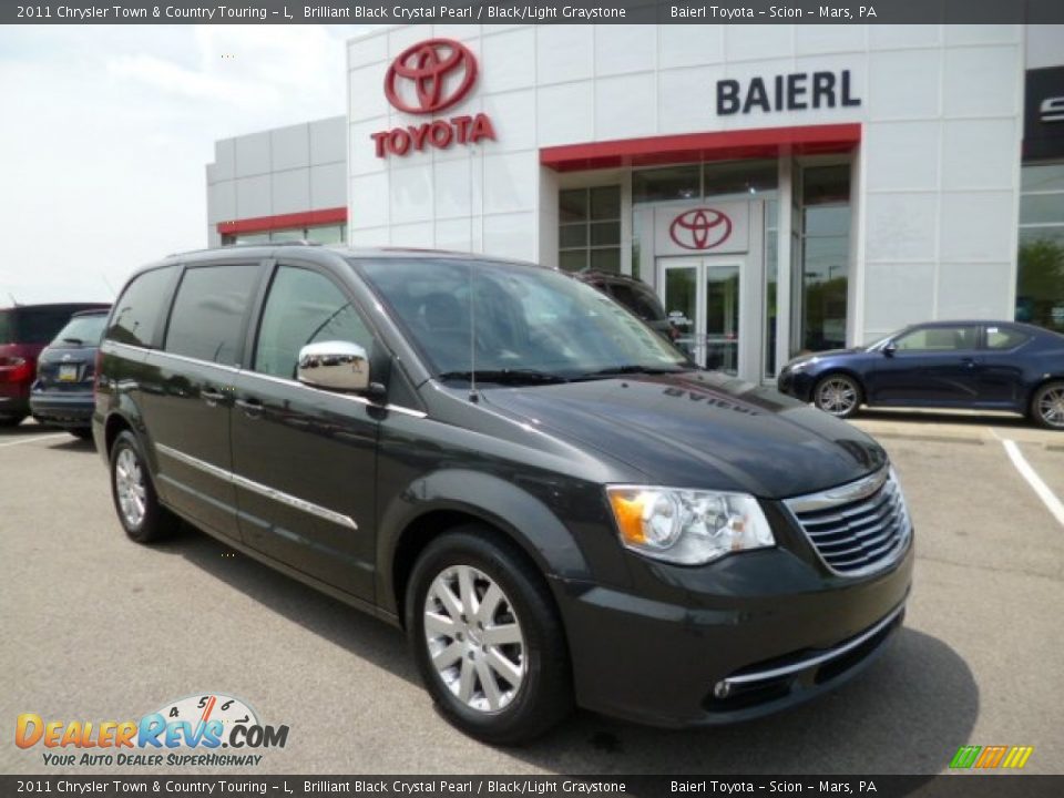 2011 Chrysler Town & Country Touring - L Brilliant Black Crystal Pearl / Black/Light Graystone Photo #1