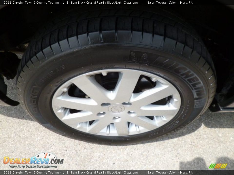 2011 Chrysler Town & Country Touring - L Brilliant Black Crystal Pearl / Black/Light Graystone Photo #7