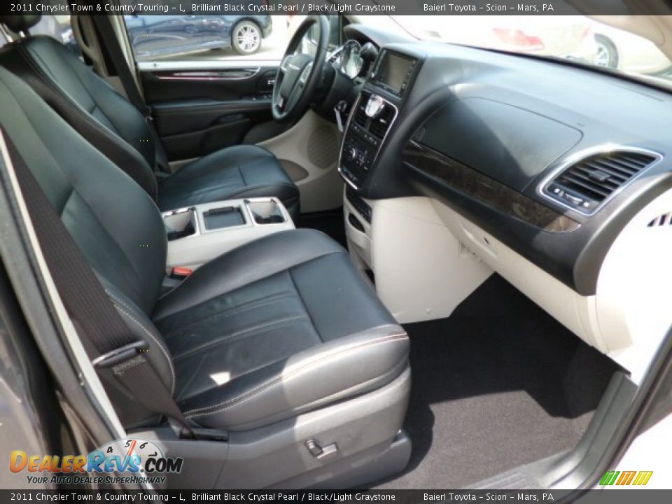 2011 Chrysler Town & Country Touring - L Brilliant Black Crystal Pearl / Black/Light Graystone Photo #8