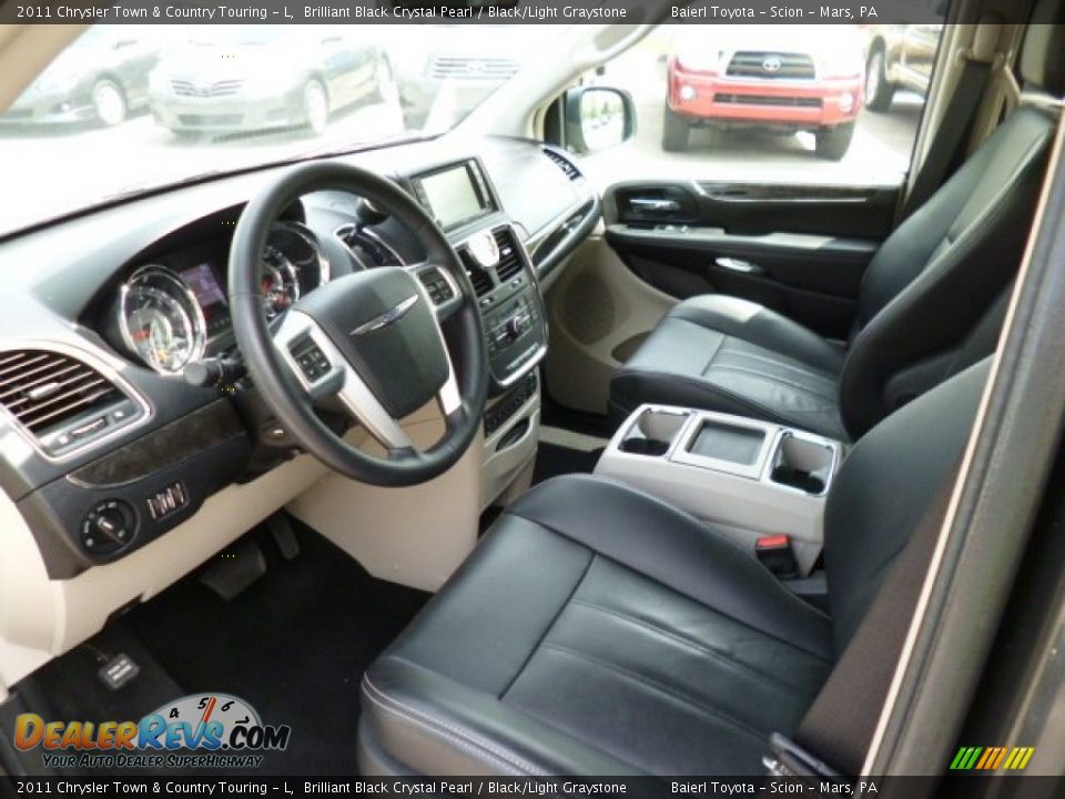 2011 Chrysler Town & Country Touring - L Brilliant Black Crystal Pearl / Black/Light Graystone Photo #16