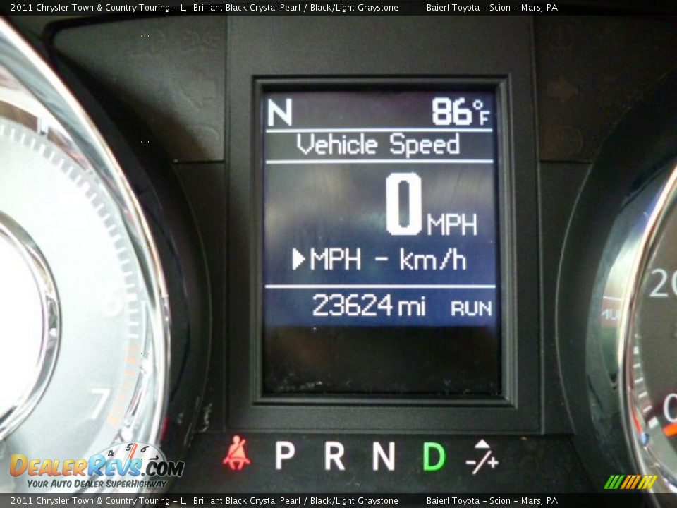 2011 Chrysler Town & Country Touring - L Brilliant Black Crystal Pearl / Black/Light Graystone Photo #20