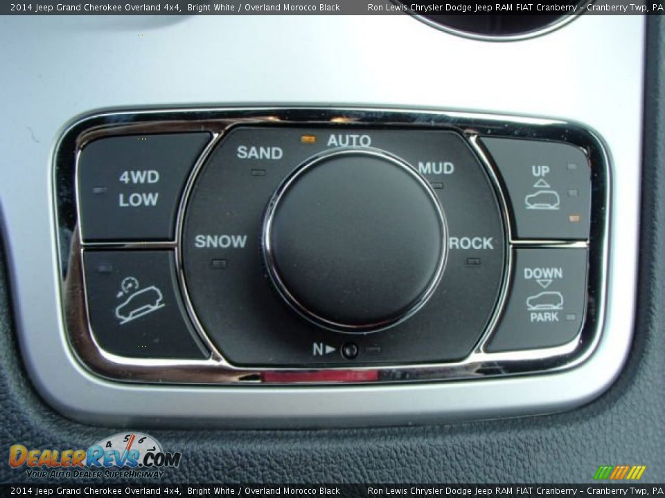 2014 Jeep Grand Cherokee Overland 4x4 Bright White / Overland Morocco Black Photo #18