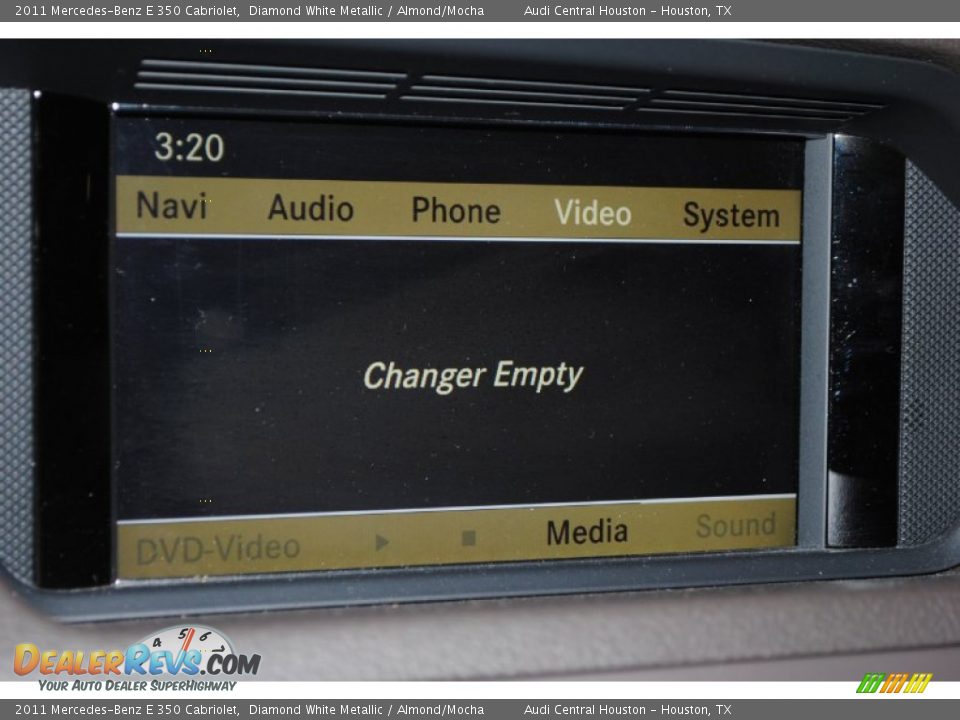 2011 Mercedes-Benz E 350 Cabriolet Diamond White Metallic / Almond/Mocha Photo #29