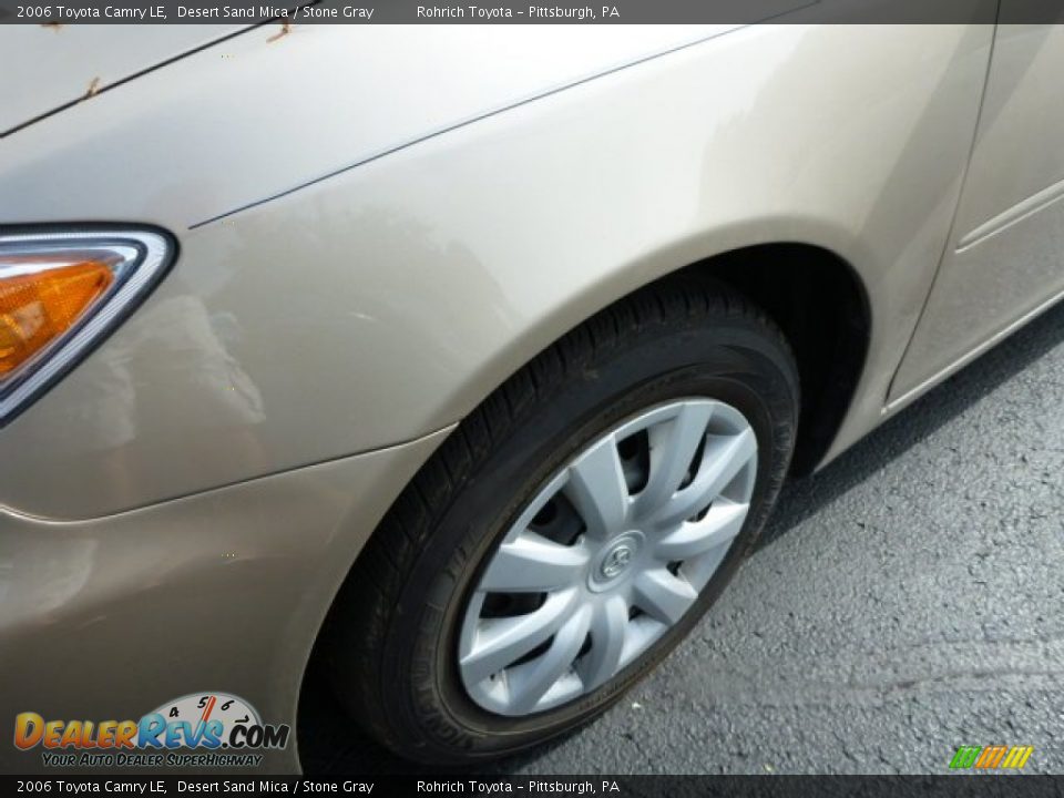 2006 Toyota Camry LE Desert Sand Mica / Stone Gray Photo #8