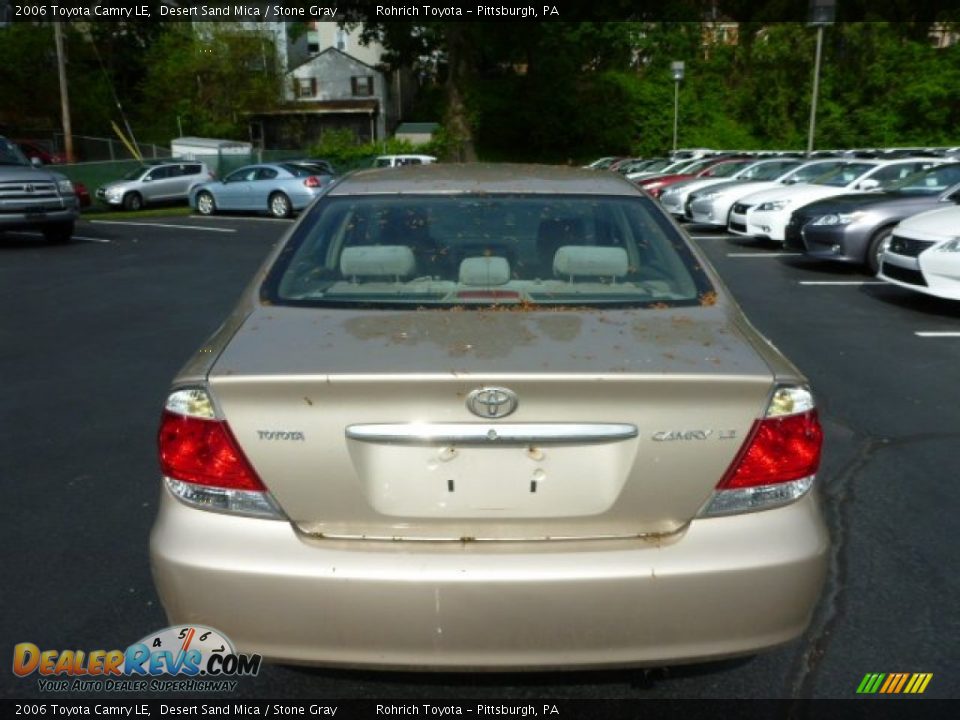 2006 Toyota Camry LE Desert Sand Mica / Stone Gray Photo #12