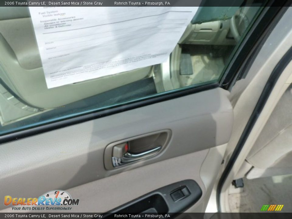 2006 Toyota Camry LE Desert Sand Mica / Stone Gray Photo #15