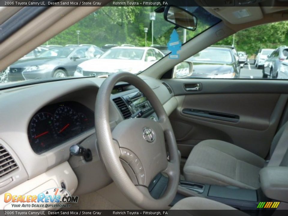 2006 Toyota Camry LE Desert Sand Mica / Stone Gray Photo #18