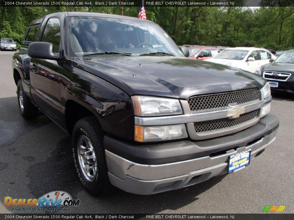 2004 Chevrolet Silverado 1500 Regular Cab 4x4 Black / Dark Charcoal Photo #3