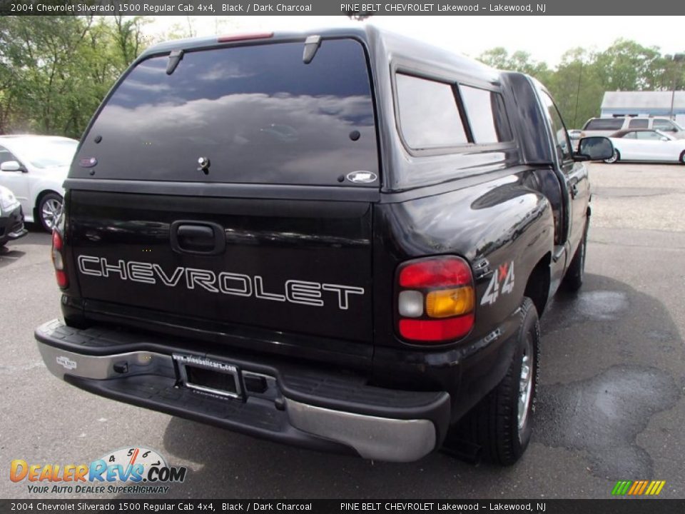 2004 Chevrolet Silverado 1500 Regular Cab 4x4 Black / Dark Charcoal Photo #4